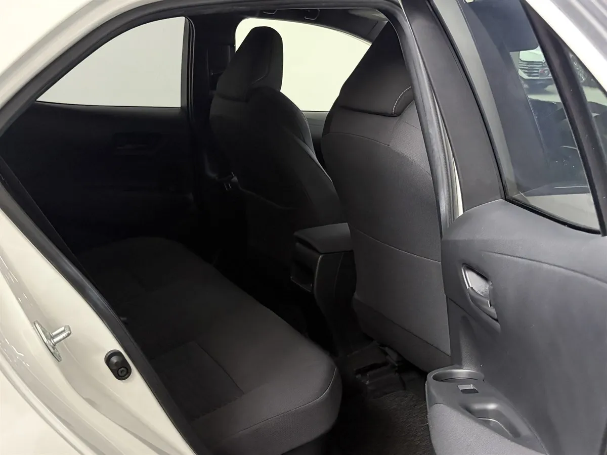 2019 Toyota Corolla Sport 1.8L Hybrid CarPlay, photo 12 of 18