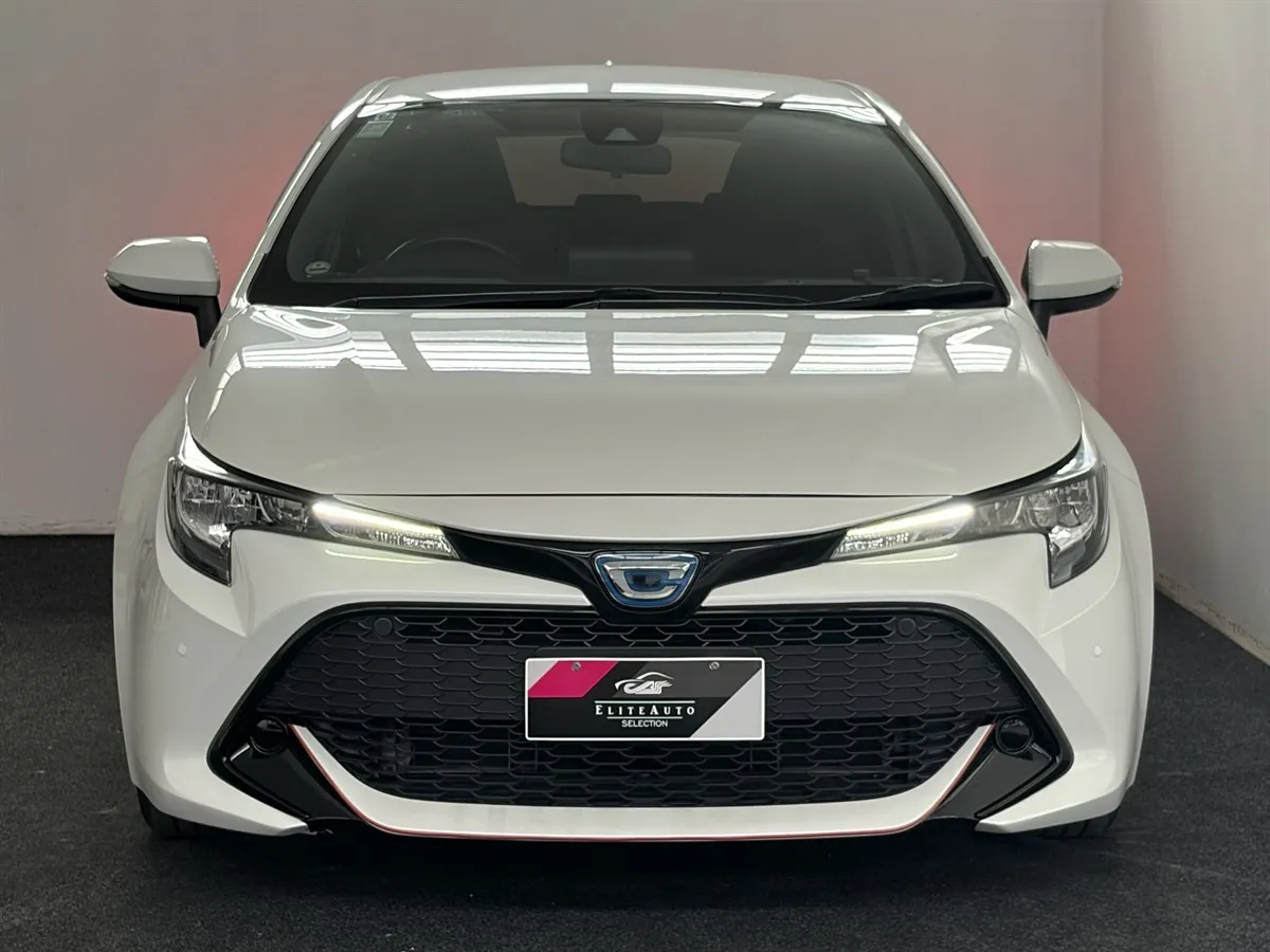 2019 Toyota Corolla Sport 1.8L Hybrid CarPlay, photo 2 of 18