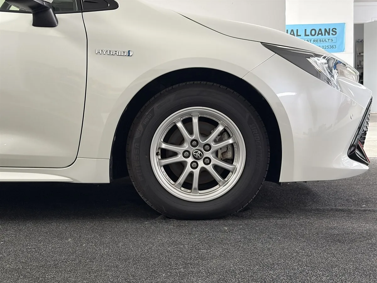 2019 Toyota Corolla Sport 1.8L Hybrid CarPlay, photo 7 of 18