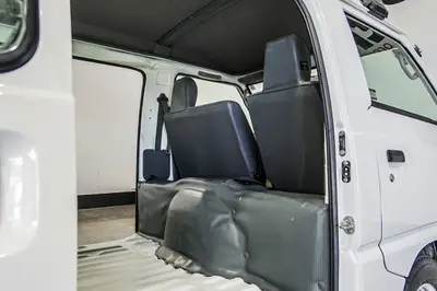 2015 Mitsubishi L300 LWB 2.4P photo 12