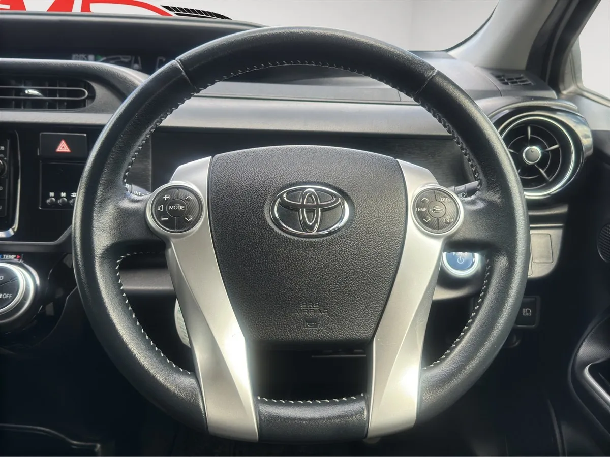 2016 Toyota Aqua X-URBAN, HALF LEATHER SEATS