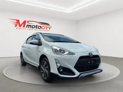 2016 Toyota Aqua X-URBAN, HALF LEATHER SEATS photo 1