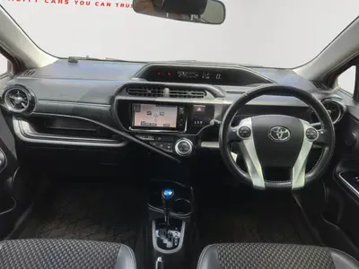 2016 Toyota Aqua X-URBAN, HALF LEATHER SEATS photo 17