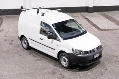 2015 Volkswagen Caddy Delivery photo 2