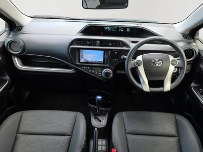 2014 Toyota Aqua Soft Leather Package, Push Start photo 16