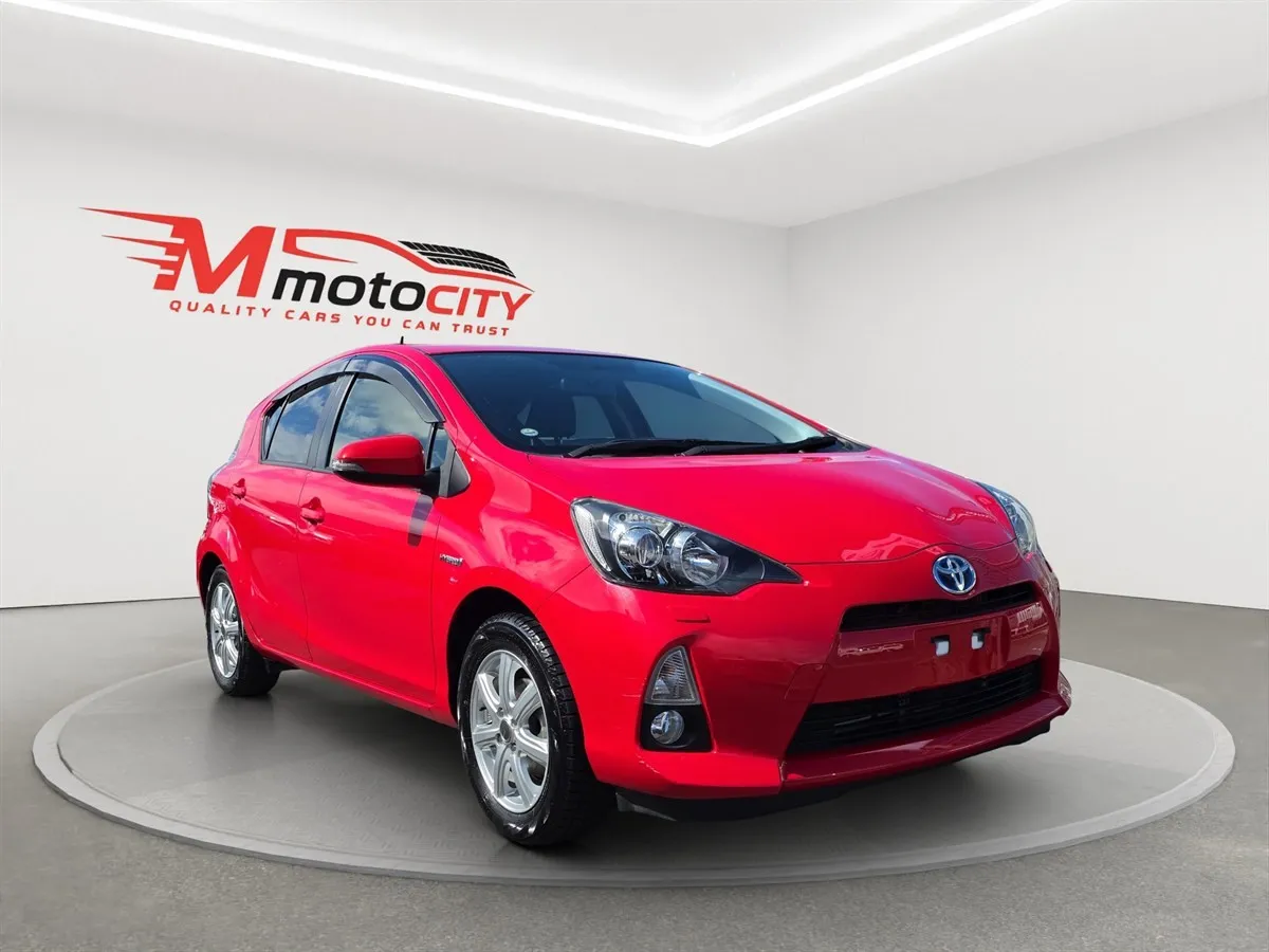 2014 Toyota Aqua Soft Leather Package, Push Start, photo 1 of 19