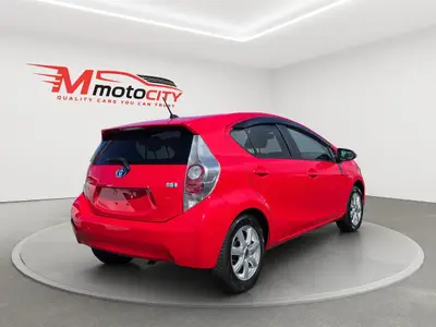 2014 Toyota Aqua Soft Leather Package, Push Start photo 3