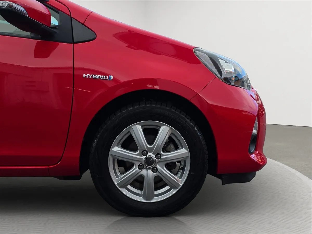 2014 Toyota Aqua Soft Leather Package, Push Start