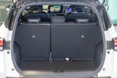 2021 Nissan Note Aura Nismo Hybrid photo 9