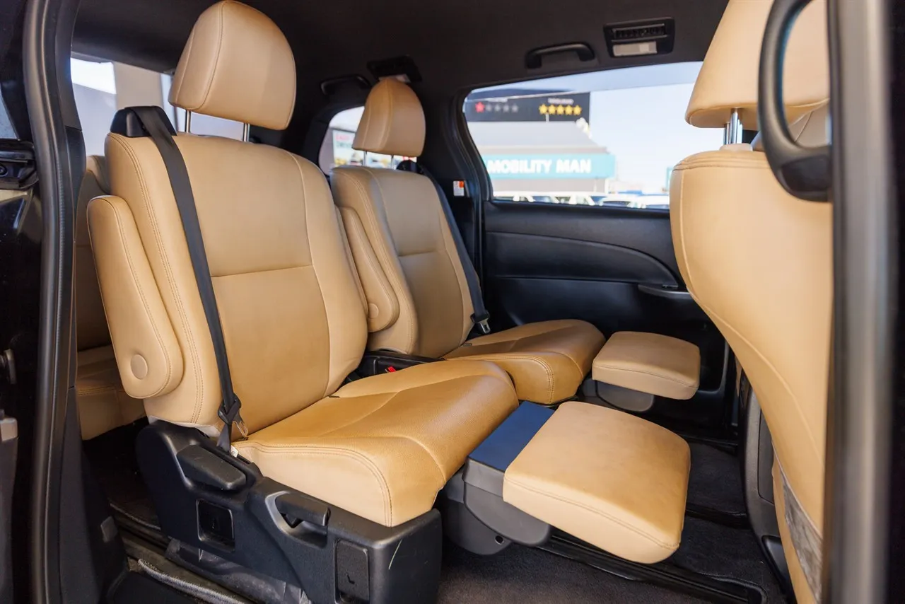 2015 Toyota Estima Hybrid Premium 7Seat