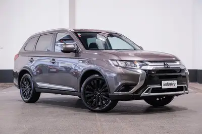 2021 Mitsubishi Outlander LS 2.4P/CVT photo 1