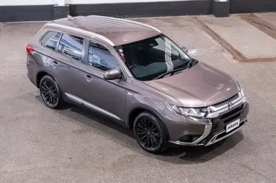 2021 Mitsubishi Outlander LS 2.4P/CVT photo 2