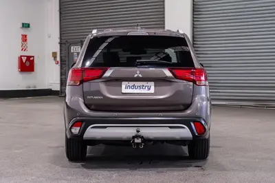 2021 Mitsubishi Outlander LS 2.4P/CVT photo 9