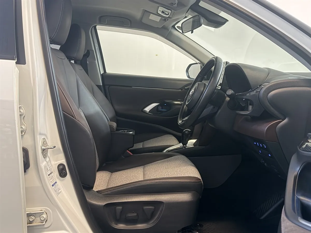 2022 Toyota Yaris Cross Z Limited Bodykit, photo 10 of 20
