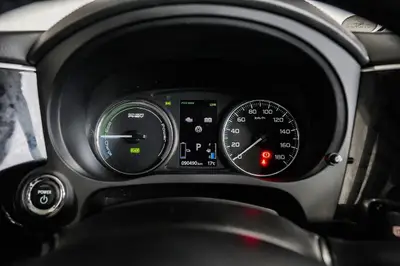 2015 Mitsubishi Outlander G PHEV Facelift! photo 17