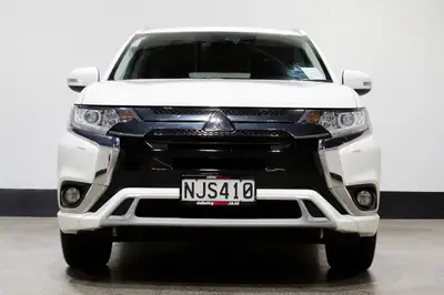 2021 Mitsubishi Outlander XLS PHEV 2.4 4WD NZ photo 6