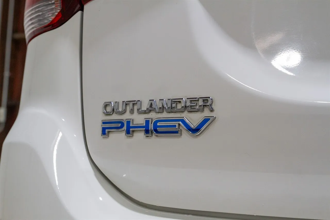 2021 Mitsubishi Outlander XLS PHEV 2.4 4WD NZ