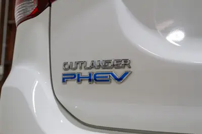 2021 Mitsubishi Outlander XLS PHEV 2.4 4WD NZ photo 12