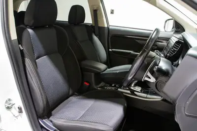 2021 Mitsubishi Outlander XLS PHEV 2.4 4WD NZ photo 3