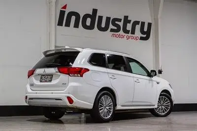2021 Mitsubishi Outlander XLS PHEV 2.4 4WD NZ photo 20