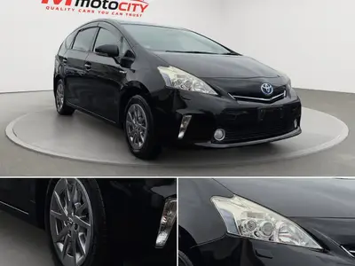 2014 Toyota Prius Alpha, Half leather Seats, Cruise Control Station photo 9