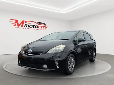 2014 Toyota Prius Alpha, Half leather Seats, Cruise Control Station photo 7