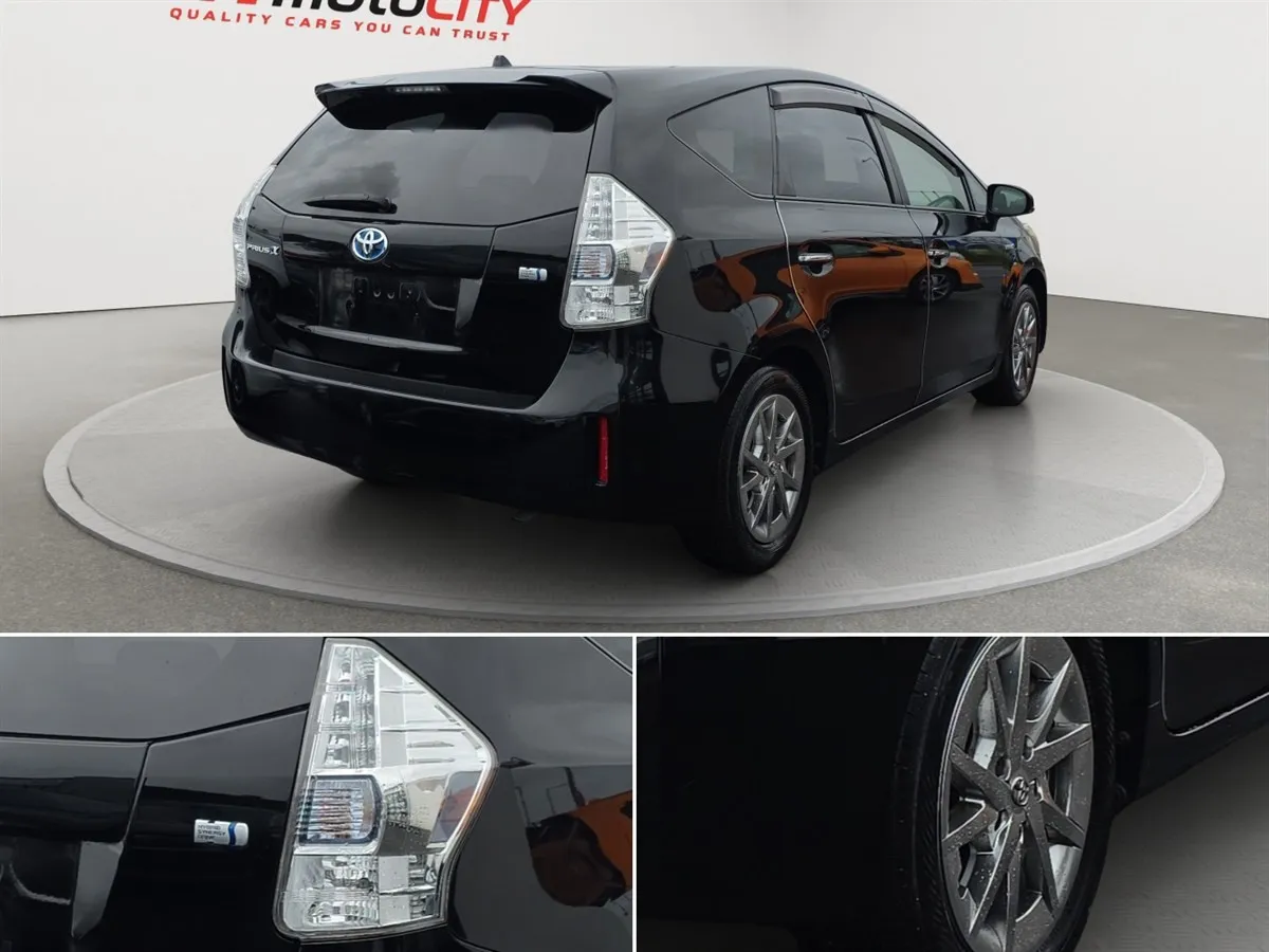2014 Toyota Prius Alpha, Half leather Seats, Cruise Control Station