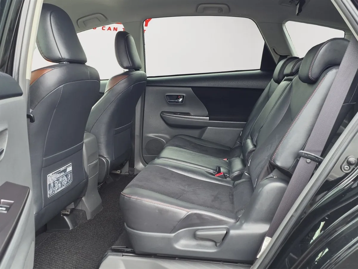2014 Toyota Prius Alpha, Half leather Seats, Cruise Control Station