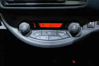 2017 Toyota Vitz Hybrid Jewel Low Kms photo 20
