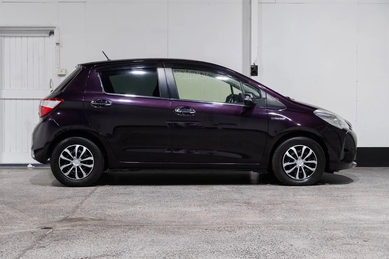 2017 Toyota Vitz Hybrid Jewel Low Kms