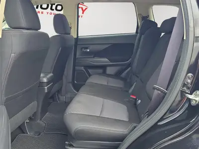 2017 Mitsubishi Outlander 7 Seats, 2.4 G Navi Package RV/ photo 14
