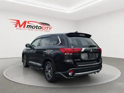 2017 Mitsubishi Outlander 7 Seats, 2.4 G Navi Package RV/ photo 5