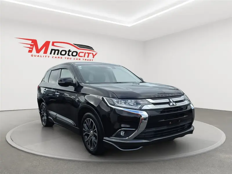 2017 Mitsubishi Outlander 7 Seats, 2.4 G Navi Package RV/