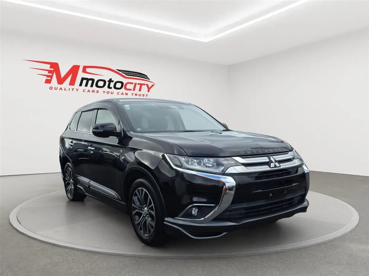2017 Mitsubishi Outlander 7 Seats, 2.4 G Navi Package, photo 1 of 20