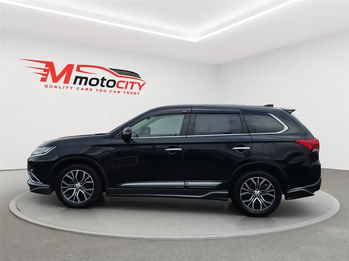 2017 Mitsubishi Outlander 7 Seats, 2.4 G Navi Package, photo 6 of 20
