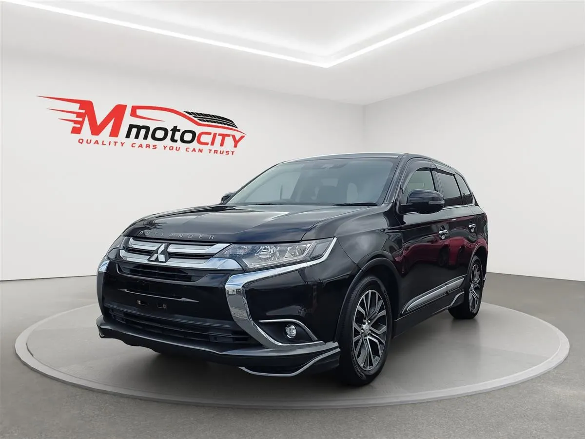 2017 Mitsubishi Outlander 7 Seats, 2.4 G Navi Package RV/