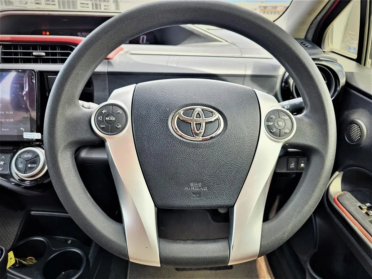 2015 Toyota Aqua HYBRID