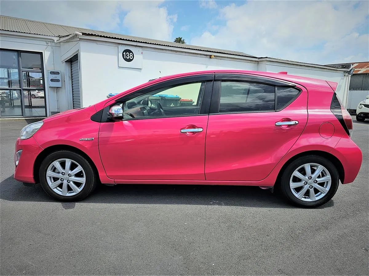 2015 Toyota Aqua HYBRID