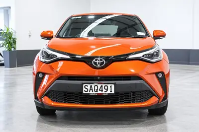 2020 Toyota C-HR Limited photo 13