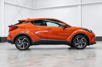 2020 Toyota C-HR Limited photo 7