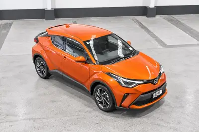 2020 Toyota C-HR Limited photo 2