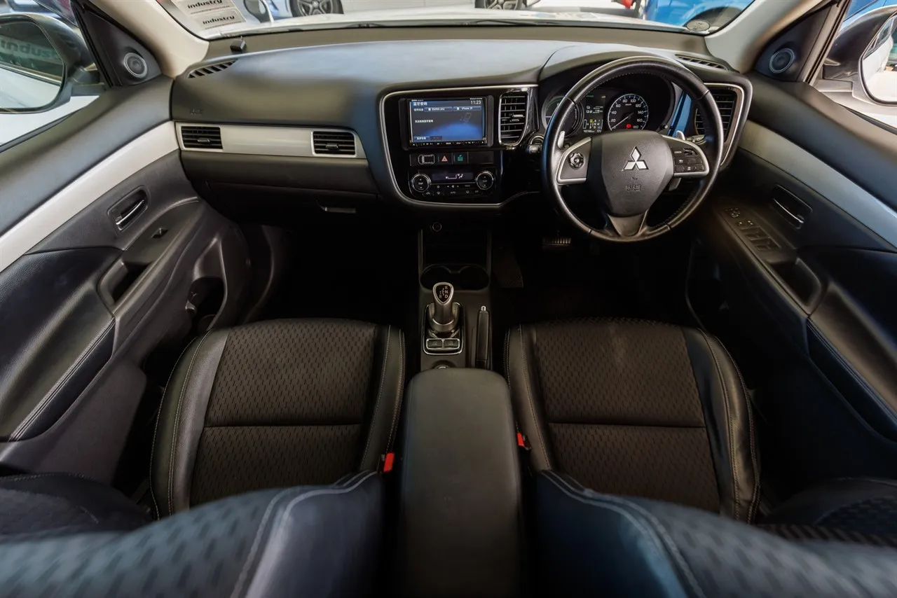 2013 Mitsubishi Outlander PHEV 4WD G-Spec