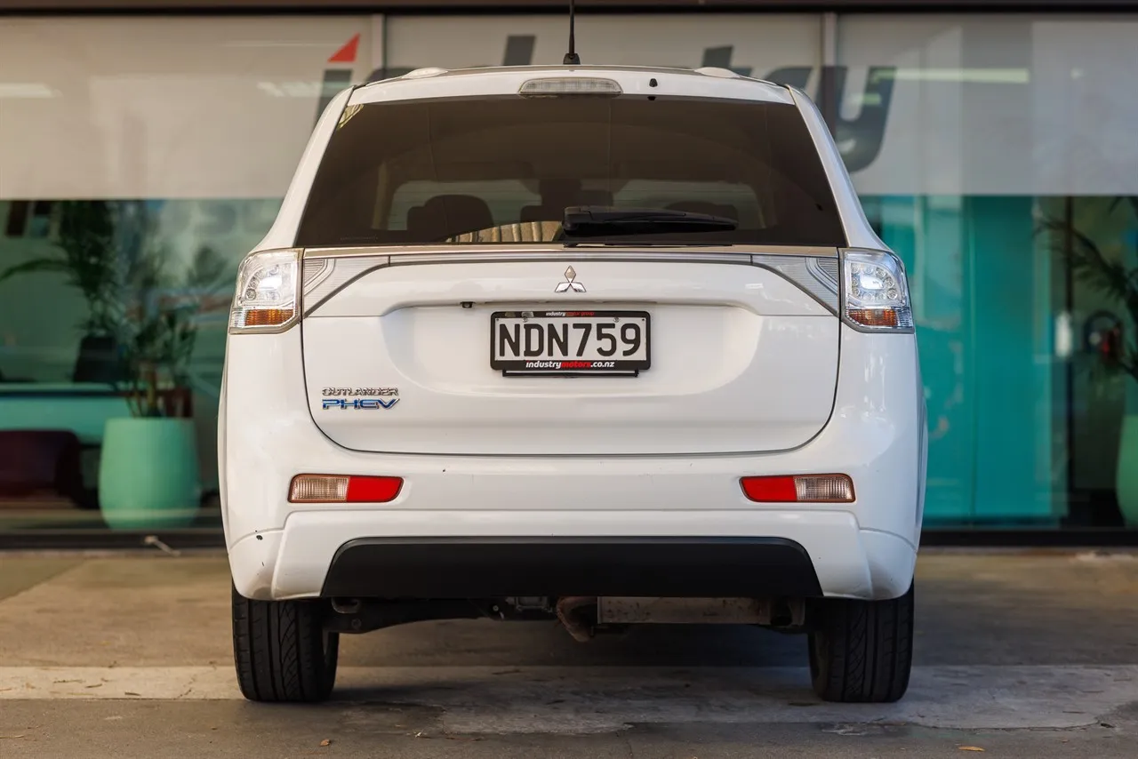 2013 Mitsubishi Outlander PHEV 4WD G-Spec