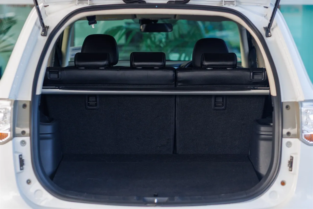 2013 Mitsubishi Outlander PHEV 4WD G-Spec