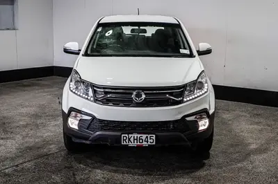 2019 SsangYong Korando Sports Auto photo 6