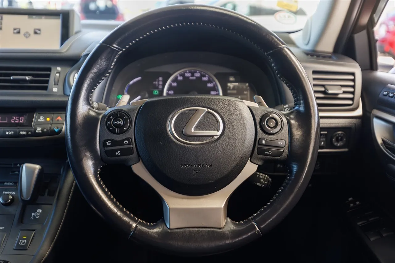 2015 Lexus CT200H Hybrid Leather Pack