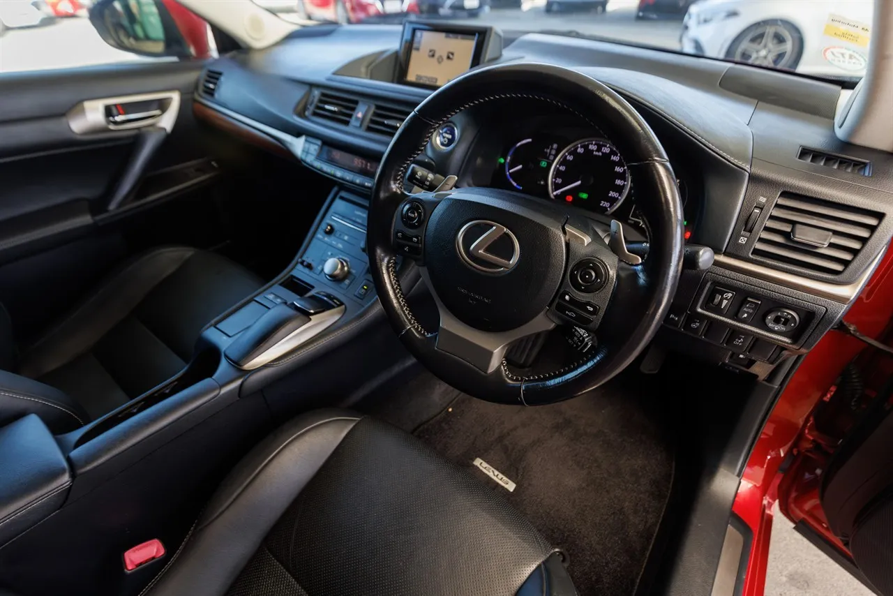 2015 Lexus CT200H Hybrid Leather Pack