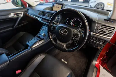 2015 Lexus CT200H Hybrid Leather Pack photo 4