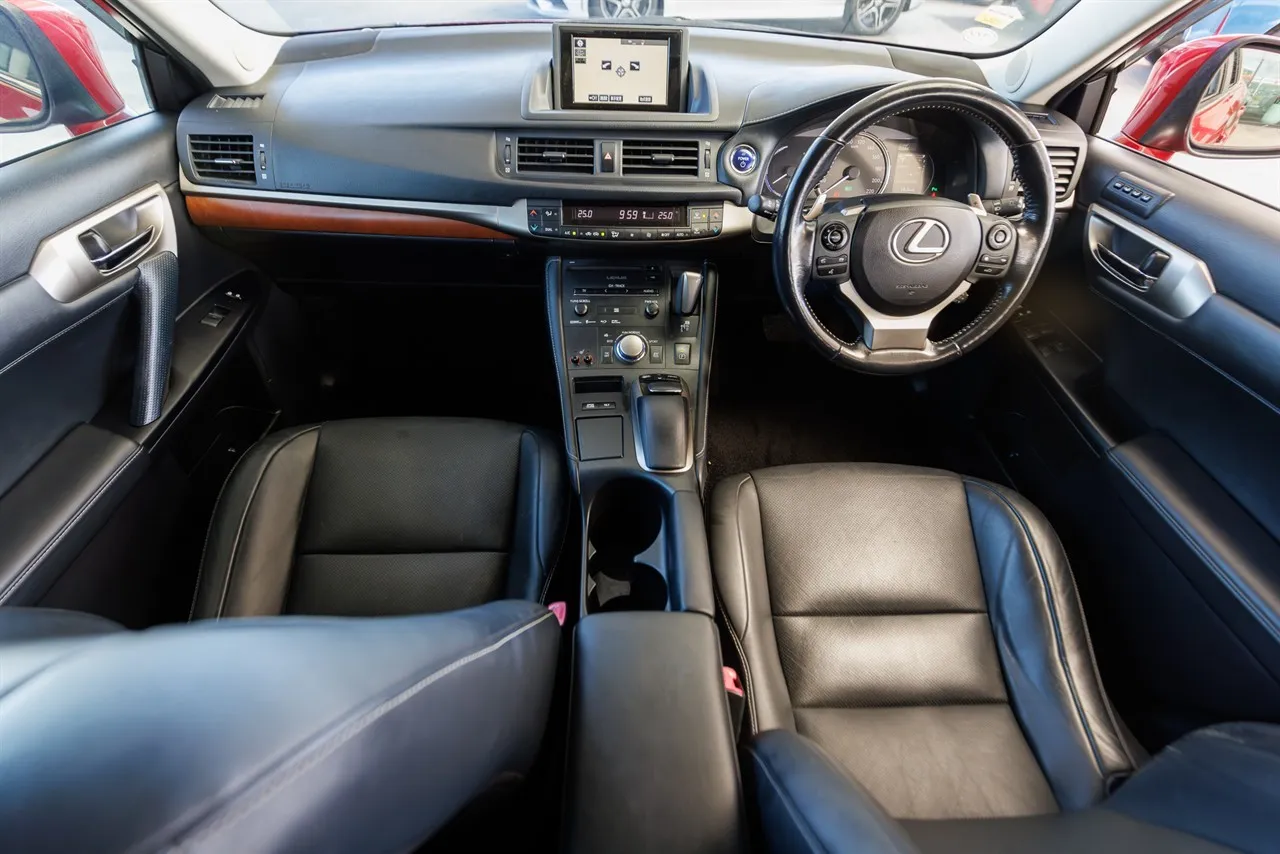 2015 Lexus CT200H Hybrid Leather Pack