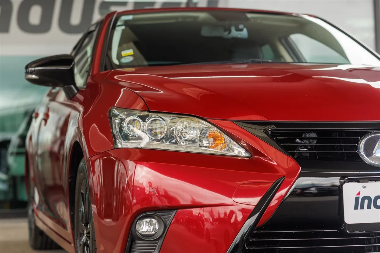 2015 Lexus CT200H Hybrid Leather Pack